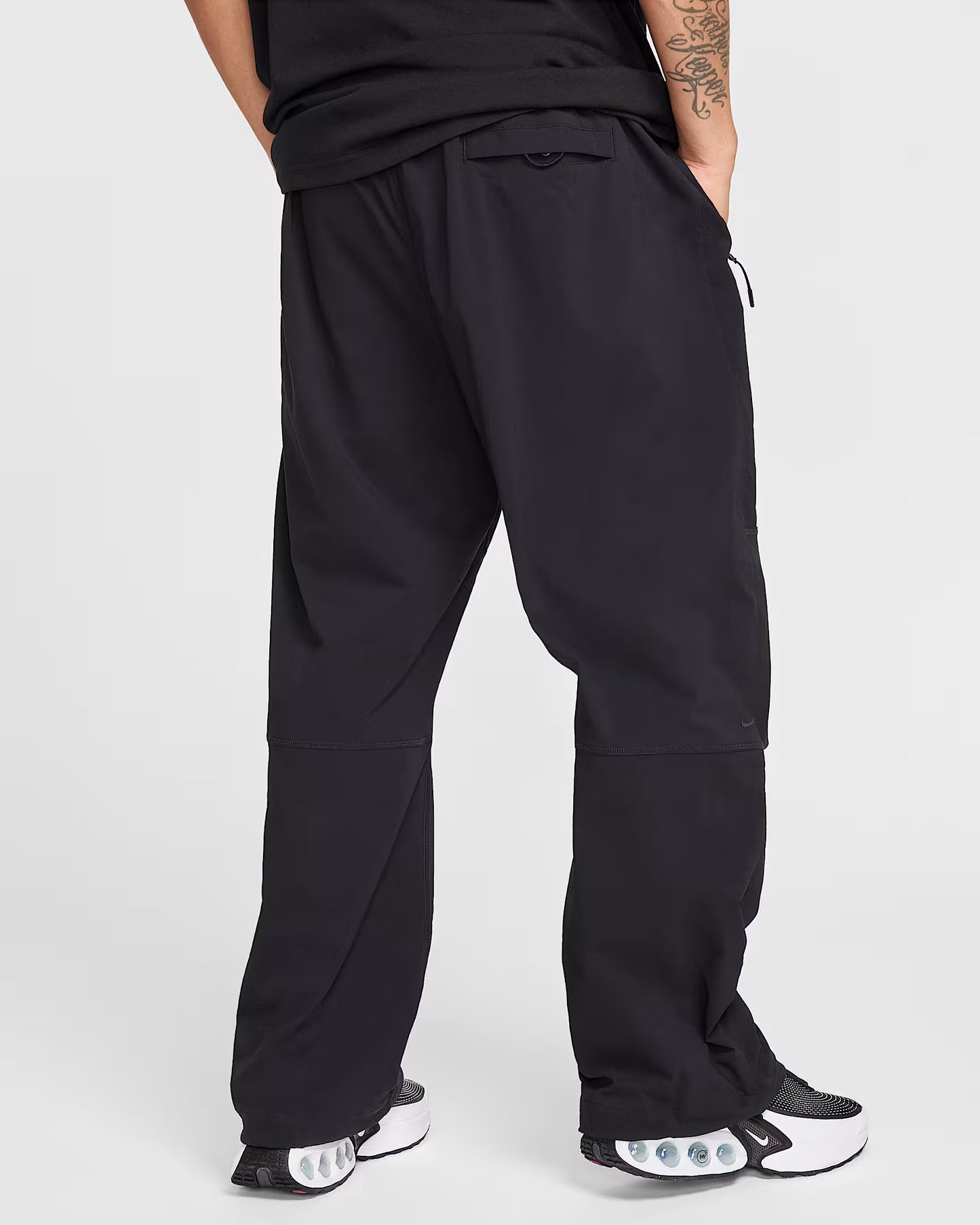 Nike Tech--Mens Woven Oversized Pants